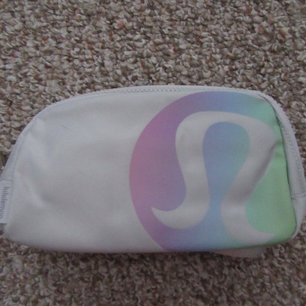 Lululemon Everywhere Belt Bag Vapor/Persian Violet Prism Rainbow Logo-NWT
